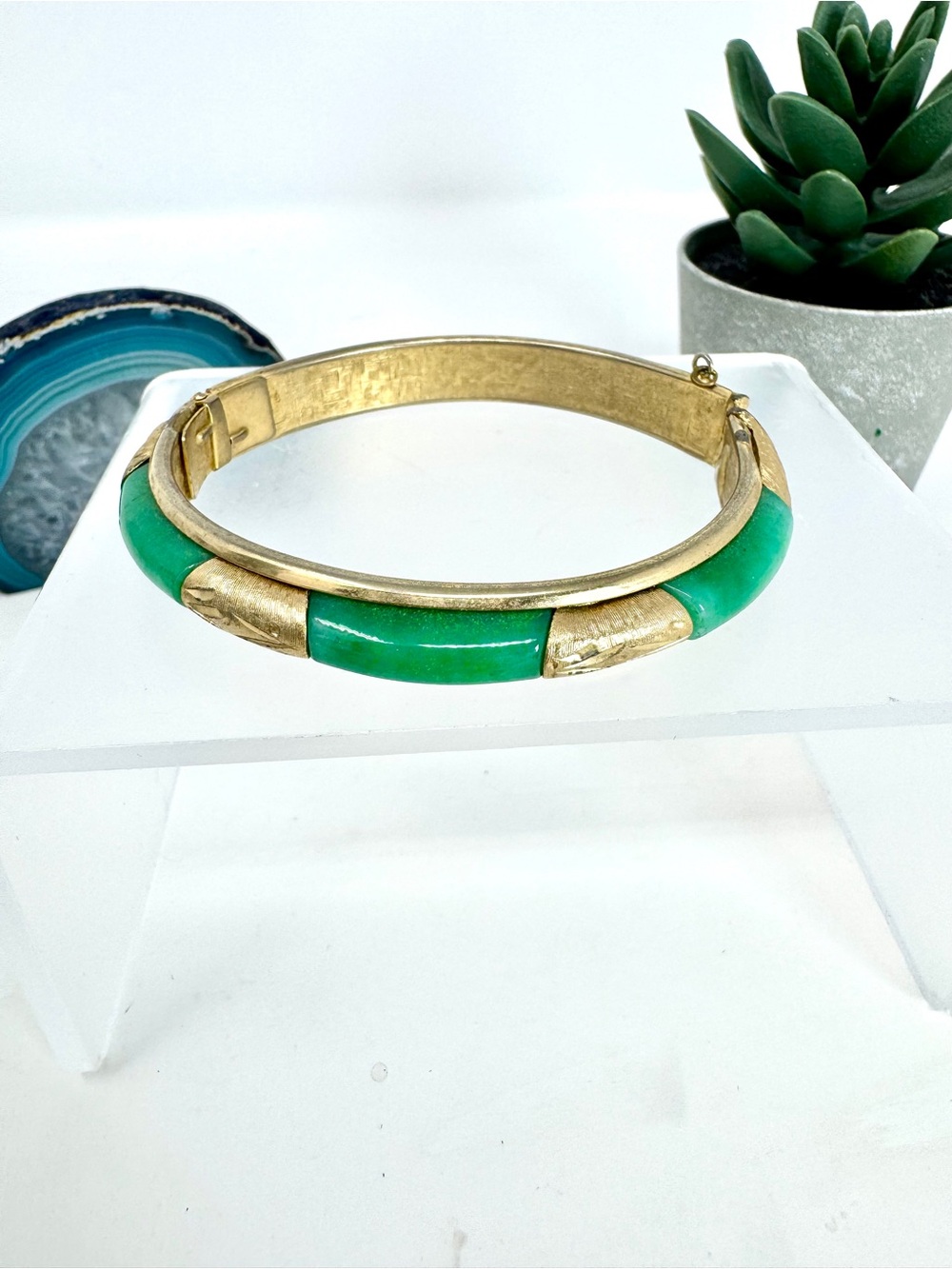 Vintage Apple Green Faux Jade Hinged Clamper Bangle Bracelet